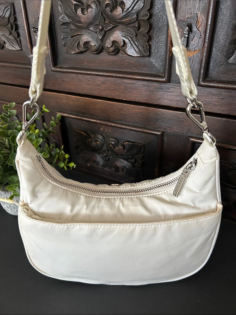 lululemon athletica cream shoulder